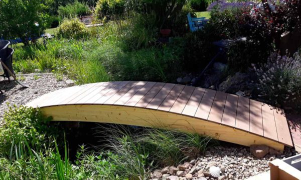 Gartenbrücke aus Holz von Stammstark